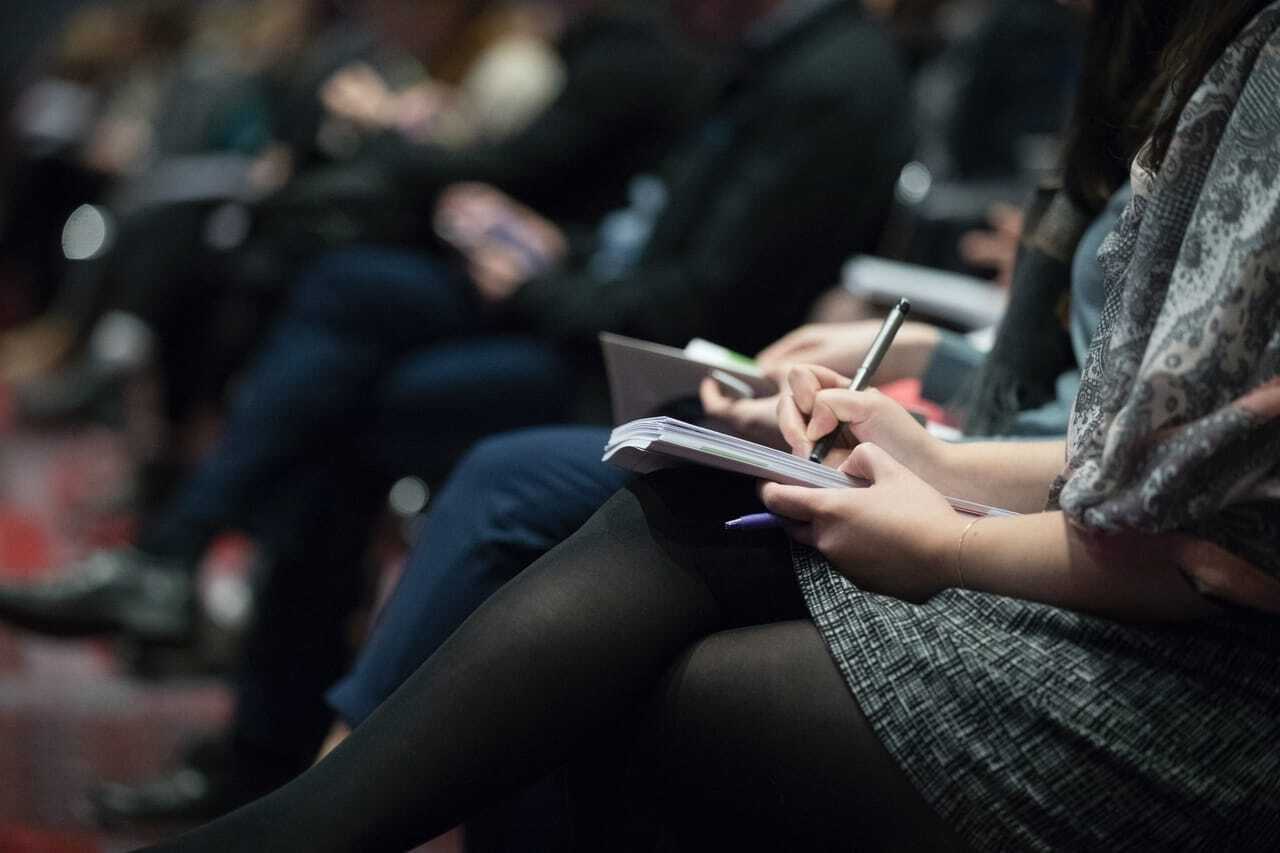 ¿Qué es el periodismo de moda? Descubrí cómo convertirte en fashion journalist