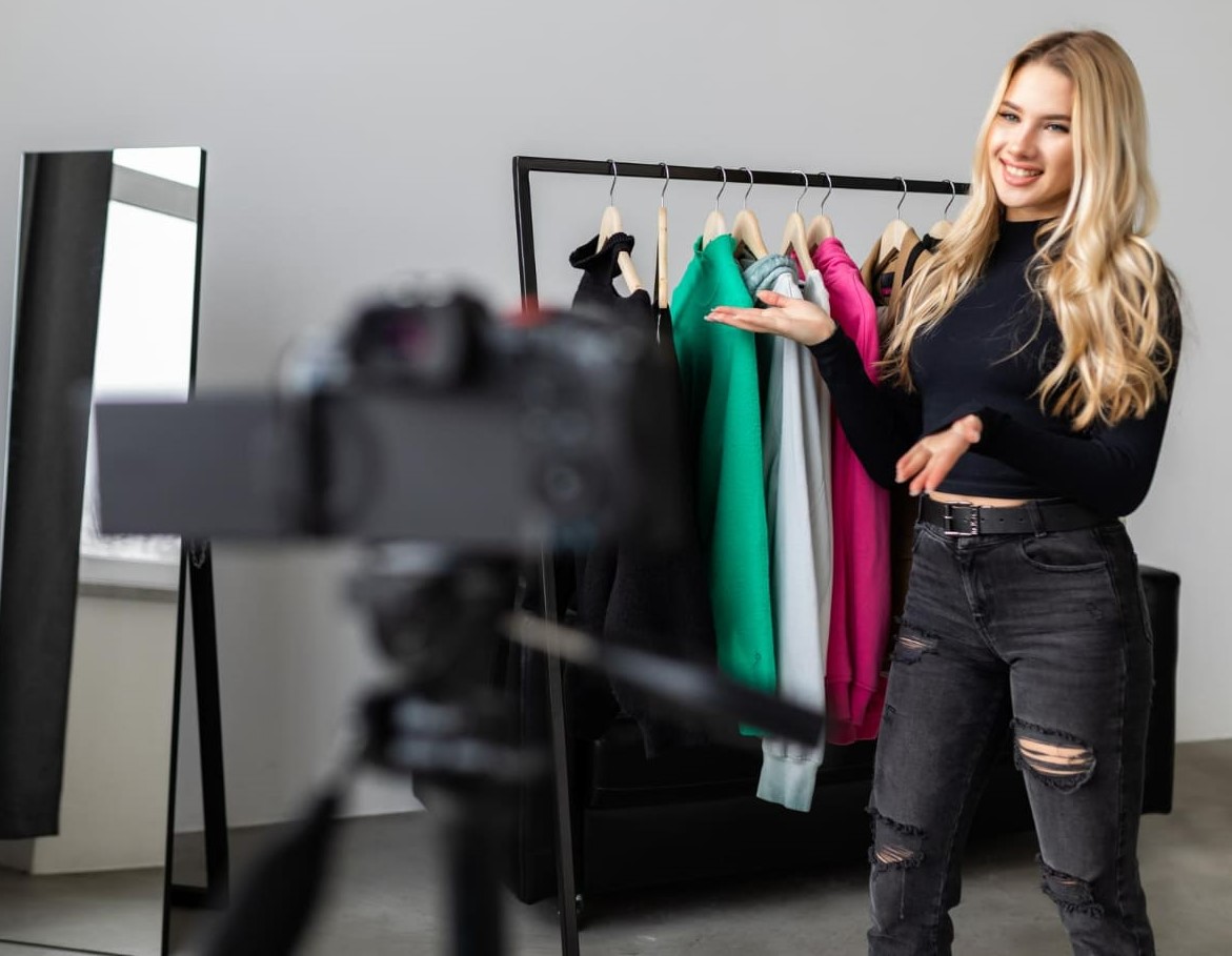 ¿Cómo se prepara un Influencer de moda? Herramientas y consejos desde Plushlamour
